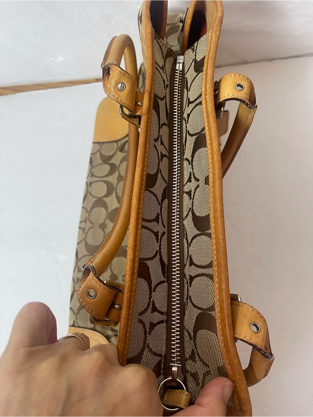 Vintage Coach Hampton Signature Jacquard and Leather tote 6367 - Picture 8 of 12